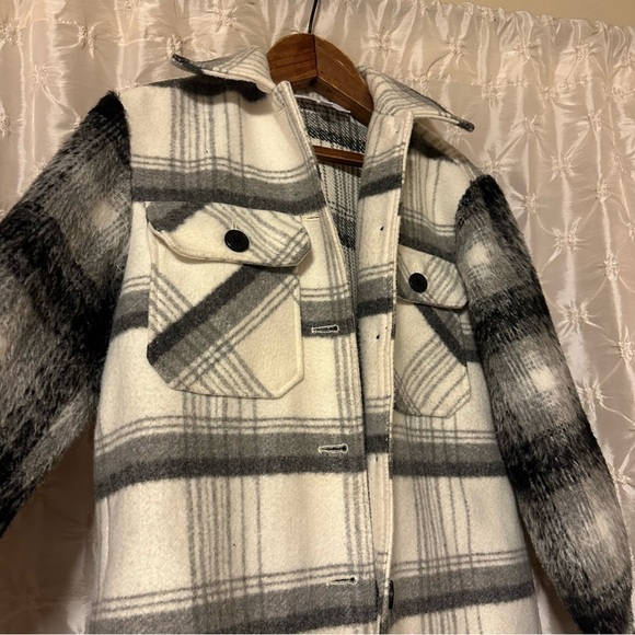 BB DAKOTA by Steve Madden Plaid Shacket Gray Combo Button Front Shirt Jacket - Picture 6 of 13